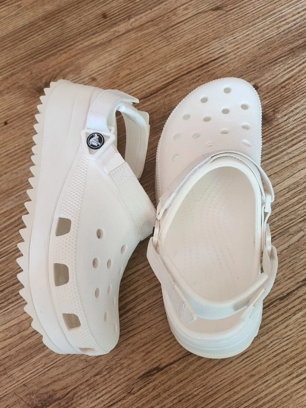 Size7 Men's 9. Women's CROCS  Classic Platform Clog - White